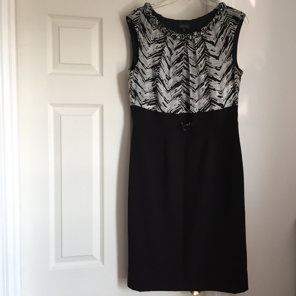 Tahari sleeveless Dress